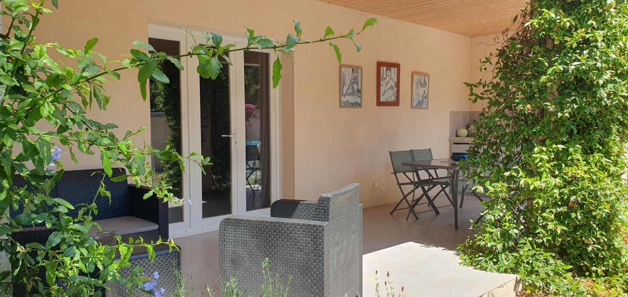Elsanais Villa